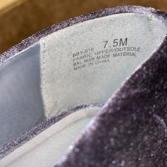 Chinese Laundry Velvet Flats Size 7.5 M. Dark Steel Grey Color. - Picture 9 of 9